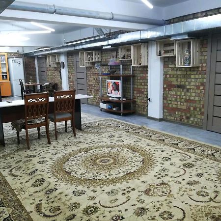 Фэмили Хостел Almaty Bagian luar foto