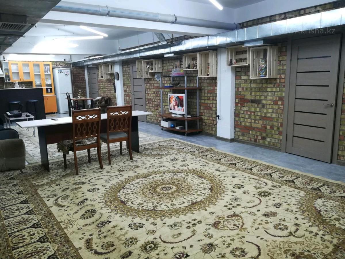 Фэмили Хостел Almaty Bagian luar foto