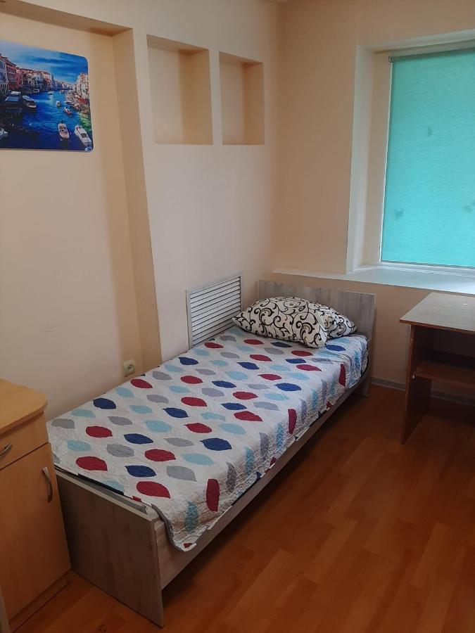 Фэмили Хостел Almaty Bagian luar foto