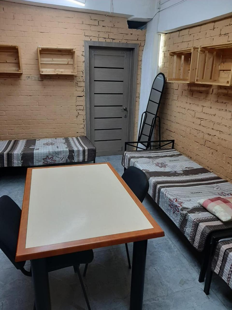 Фэмили Хостел Almaty Bagian luar foto